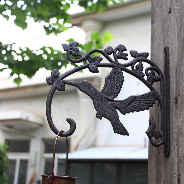 Plaques décoratives papillon vintage européen sur design de la branche en fonte de fer maison jardin mur de fleurs monté panier de crochet suspendu.