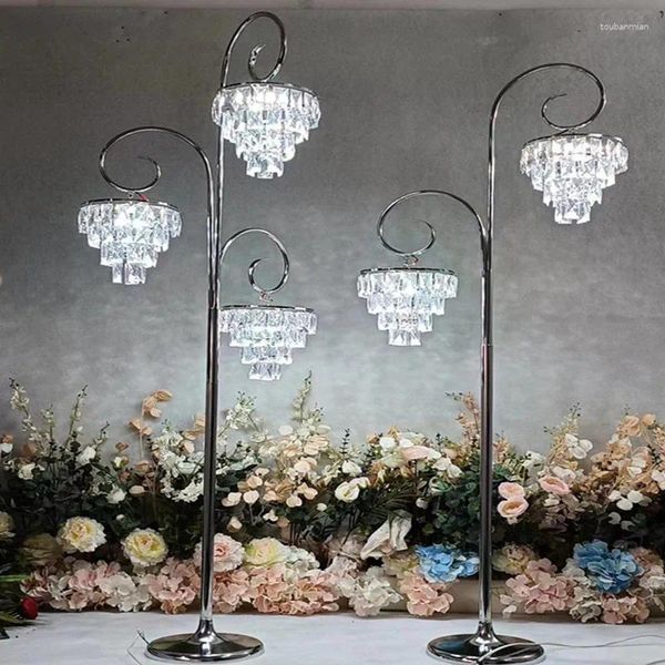 Assiettes décoratives Décoration de mariage haut de gamme Lampe en cristal acrylique Accessoires cités sur route Support en métal de 170 cm de hauteur pour l'aménagement du site de l'événement de fête 4 pièces
