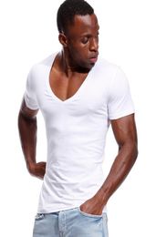 Camiseta de cuello en V profundo para hombres Vneck bajo Vneck Vee Tee Male Male Wathirt Model Scoop Hem Slim Fit Cy208750992