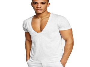 Diepe V-hals T-shirt voor mannen Laag uitgesneden V-hals Breed Vee Tee Mannelijke T-shirt Onzichtbaar ondershirt Model Scoop Zoom Slim Fit Korte mouw1929387