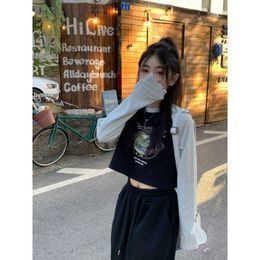 Deeptown Y2k-ropa de calle para mujer, camisetas gráficas de retales, Tops cortos con letras negras de estilo pijo Coreano, camiseta básica de moda Harajuku