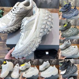 Defender Sneakers Designer schoenen Summer 22 Dames Bandenschoenen Rubber Dad Chunky Sneaker Casual Fashion Mesh en Nylon Shoe Size Extreme Tyre Tread Sole Gerwee