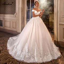 Robe de mariée en dentelle délicate Robe de mariée de l'épaule à manches courtes courtes de mariées élégantes 2024 avec perles de perles appliques dentelle