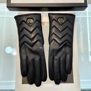 Zarte weiche Lederhandschuhe, Hardware-Buchstaben, Designer-Fäustlinge, High-End-Schaffellhandschuhe für Damen, Geschenk mit Box329m