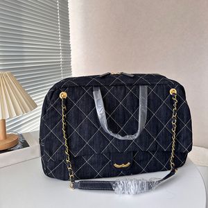 Sac en jean Sac à bandoulière surdimensionné pour femmes 43 cm Denim Diamond Vérifiez en argent matériel métal bouton de luxe TOP TOTE TOTE MATELASSE Sacs de boballe