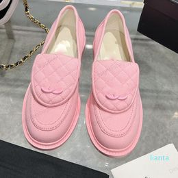 Denim Designer à talons plats mots de sandale Chaussures de luxe Sandales de luxe Loisure extérieure chaussures rose bleu