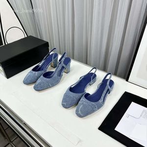 Denim Nouveau Slingback Épais Sandales Semelle En Cuir Chunky Bloc Talons Appartements Bout Rond Femmes Designers De Luxe Robe De Mariée Chaussures De Soirée Usine Footwea Taille