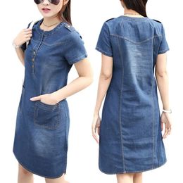 Robes de chemise en jean pour femmes à manches courtes en jean bouton de robe décontractée toppie avec poches 240408