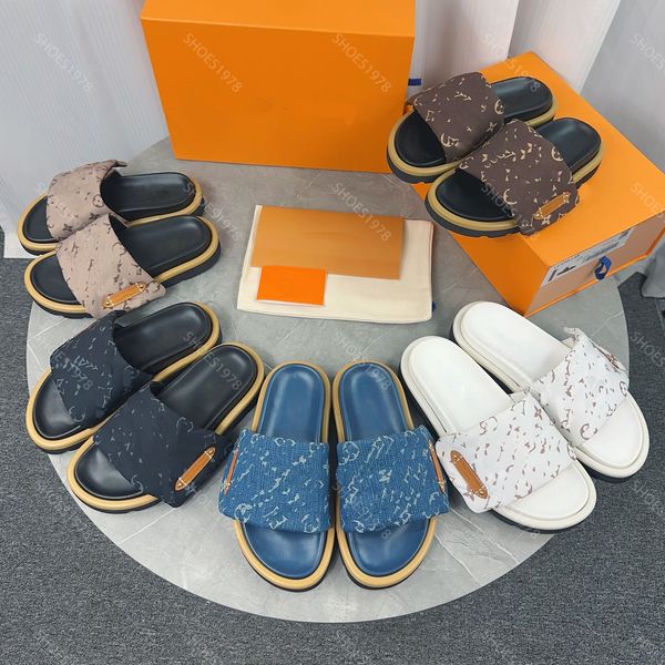 Zapatillas de mezclilla Diseñadores Sandalias Zapatos para mujer 2024 Nuevos Mocasines Scuffs Diapositivas Zapato de playa Cómodo Mujeres Hombres Pareja Zapatilla de tacón plano famoso zapato de diseñador