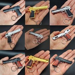 Désert Eagle Metal Gun Collection Full Range Color Series Pistol Keychain Model 1: 3 ou 1: 4 Sac Pendants Gun Assemble Assemblable Alloy Gun Toy Kids Boyfriend Cadeaux 107