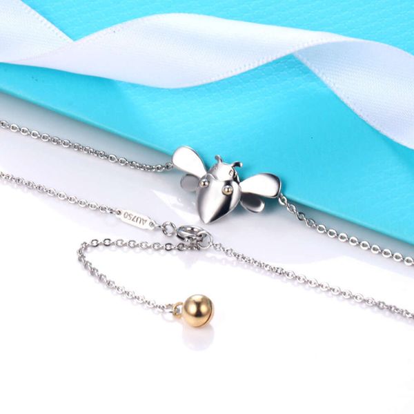 Desginer Tiffany New Bee Collier Femme T Familles Même Ins Simple Séparation des Couleurs Sceau En Acier Lettre Pendentif Cloche Clavicule Collier