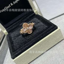 Fashion classique Four Leaf Clover Bracelet Desgerter Van Cleff Bracelet VCAS CLOVER FANJIA Version haute CNC Clover Laserred Beike Flipplip Ring pour femmes polyvalentes FA