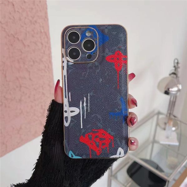 Desiger Fashion Phone Case pour Iphone 15plus 15 14promax 14 13promax 13 13pro 12pro 12 11 Téléphone portable Luxe Cuir Placage Bord Tout Compris Anti Chute Couples Couverture