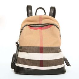 Diseñe una bolsa de moda de hombro europea y estadounidense versátil versátil mochila de color contrastante con estilo universitario a cuadros gran capacidad de viaje unisex