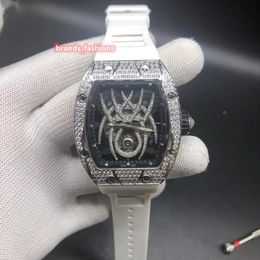 Design Amazing Men's Trend Watch Silver en acier en acier inoxydable montre une plaque en caoutchouc en diamant complet automatique de bracelet mécanique 225J
