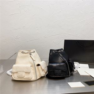 Sac à dos design Designer de mode pour femmes Luxurys Travel Strapping Tote Hobo Sacs Straddle Bag Quality Hardware Chain Flat