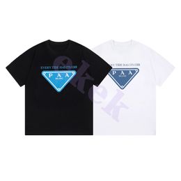 Conception Marque De Mode De Luxe Hommes T-shirt Blue Label Triangle Imprimer Col Rond À Manches Courtes T-shirt Lâche Top Noir Blanc