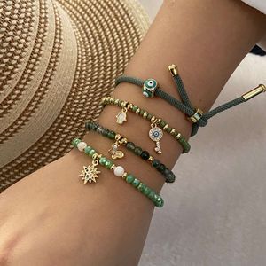 Bracelet en perles de cristal vert, Design, ornement de main papillon, bijoux pour les yeux B481