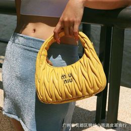 Sac à main design liquidation vente Miao sac à main en cuir de mouton classique épaule diagonale sous les bras sac plié nuage femmes