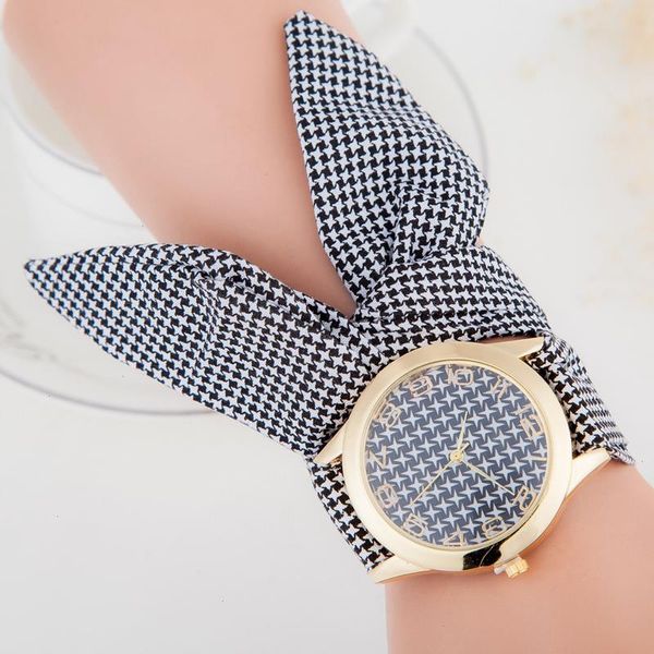 Diseñe de muñeca de muñeca de muñeca de tela damas relojes de vestir para mujeres de moda de alta calidad niñas dulces