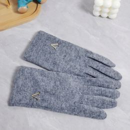 Design Letter Wol Warme Handschoenen Fluwelen Binnenvingertop Flap kan touchscreen Comfortabel Zacht Outdoor Herfst- en Wintercadeau