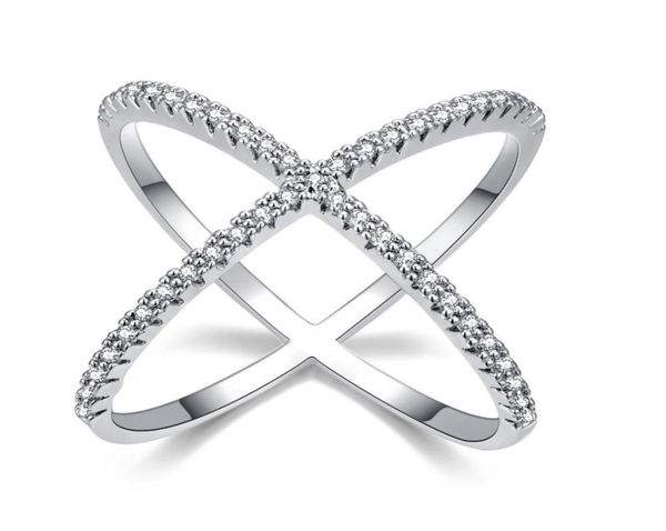 Design Luxury Diamond Micro Pave Setting Big x Shaped Dinger Rings Bands de mariage bijoux pour femmes4051649