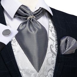 Ontwerp mannen ascot tie met ring zilveren check bruiloft formeel Cravat Silk Self British Style nek zakdoek set dibangu240409