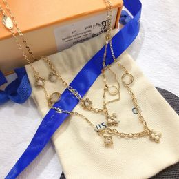 Collier design plaqué or en acier inoxydable colliers ras du cou chaîne lettre pendentif mode femmes bijoux de mariage accessoires louiselies vittonlies
