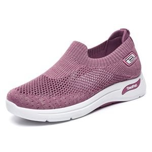 Design New Female 2024 Sense de marche sportive décontractée Explosif 100 Super Lightweight Soft Sneeld Sneakers Chaussures Couleurs-36 16