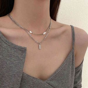 Design Sense Double Couche Collier Mode Femme Nouveau Titane Acier Ins Hip-Hop Clavicule Chaîne Lumière De Luxe Accessoires