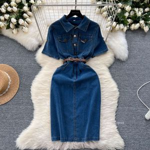 Design Sense Niche denim jurk dames Koreaanse versie zomer casual temperament gemiddelde lengte slanke shirt met korte mouwen lange rok