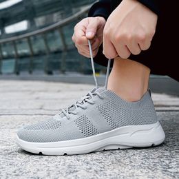 Diseño sentido suela suave zapatos casuales para caminar zapatos deportivos mujer 2024 nuevo explosivo 100 zapatillas de deporte súper ligeras con suela suave zapatos GAI colores-37 tamaño 39-48