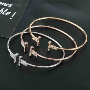 Ontwerp t Armbanden Brief Woord Ingelegd Kristal Open Mode Charm Armbanden voor Vrouwen Sieraden1