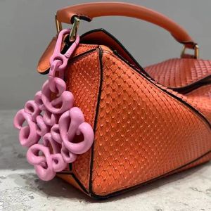 Porte-clés ajouré géométrique Unique, pendentif à breloque pour sac multicolore délicat