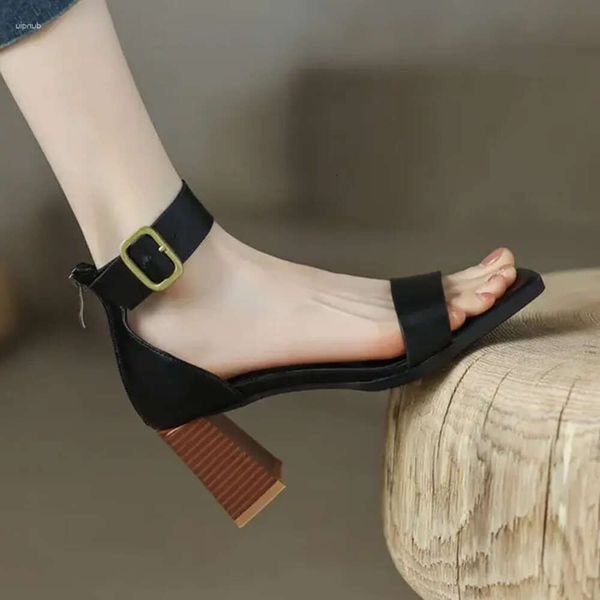 Design Vintage Sandales Black Femmes Real Leather Beach Summer Shoes Gladiator Ankle Warp 7cm Square High Heels Sandalias 05d