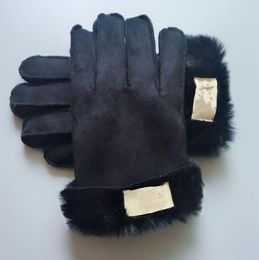 Diseñe guantes para mujer para invierno y otoño Guantes de mitones de cachemira con bola de piel encantadora. Guantes de invierno cálido 556