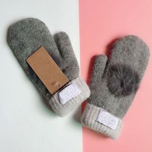 Design dameshandschoenen voor winter en herfst Kasjmier wanten Handschoenen met mooie haarbal Outdoor sport warme winterhandschoenen 555176n