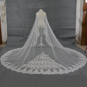 Voiles de mariée conçus Voiles de mariage Voiles longs romantiques Appliques de dentelle à paillettes vintage Une couche longueur de chapelle Voile de mariée scintillant pas cher