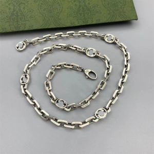 Conçu par Master, le collier de bijoux Sterling Sier G est le cadeau d'accessoires de mode préféré pour le mariage, la fête, les voyages