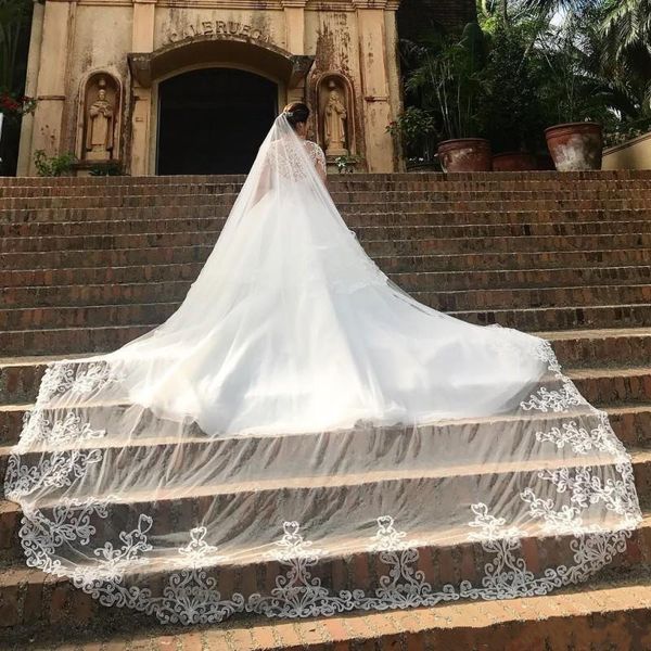 Voiles de mariage conçus 3,5 m de long voile dentelle douce Appliqued cathédrale longueur appliqué voile de mariée voiles de mariée cheveux de mariée avec des peignes