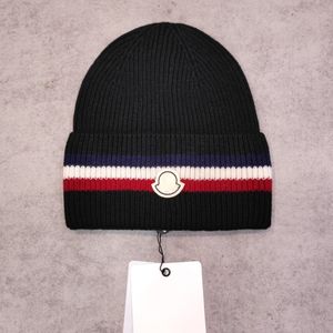 Diseñador Gorro de punto 100% lana MoncIer Mano de obra de alta calidad Gorro de punto cálido Ropa interior y exterior Tendencia clásica Azul Blanco Rayas rojas 2496