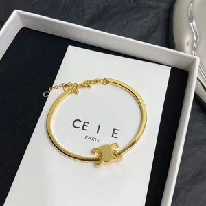 Designer Bracelet en or 18K Femmes Bracelets en acier inoxydable de luxe Charms Bijoux de créateurs Modèles classiques Casual Party Holiday Cadeaux