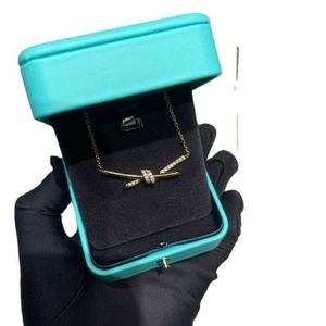 Designer 18K gouden knoop ketting Hoogwaardige handset semi diamant gladde asymmetrische 18k roségouden ketting 5zeq