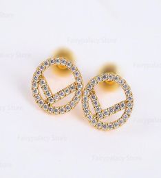 Diseñador 18K Pendientes de letras de oro Stud de lujo para mujer Geométrico Taladro completo Crystal Rhinestone Earstud Pendiente Mujeres Joyería de boda3263643