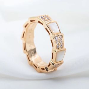 Designer 18K Good Snake Ring Dames Luxe sieraden ring met diamanten letter mode sieraden ontwerp mannen juweel temperament veelzijdig paar ring meerdere stijl v27