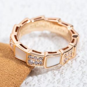 Designer 18K Good Snake Ring Dames Luxe sieraden ring met diamanten letter mode sieraden ontwerp mannen juweel temperament veelzijdig paar ring meerdere stijl v27