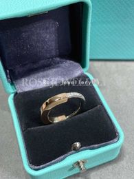 Diseñador de 18K Rose Rose Diamond Ring Finger V Luz de bloqueo Luxury e índice de estilo extraordinario Gifbrand Girlfriend