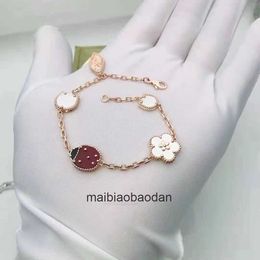 Designer 1to1 Bangle luxe sieraden fanjia v goud dik vergulde 18K roségoud zeven sterren Ladybug armband voor vrouwen met twee kanten Wafive Flowers als een klein cadeau voor Gir