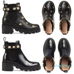 Designer-2021 Botas de diseñador para mujer Desert Boot Flamingos Love Arrow 100% Medalla de cuero real Zapatos de invierno antideslizantes gruesos Tamaño EU35-41