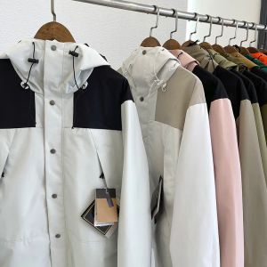 Diseñador 2023 Jackets para hombres Chaqueta casual para hombres de primavera y otoño con chaqueta de rompecabezas de viento 3m Patch reflectante parejas blancas impermeables con capucha